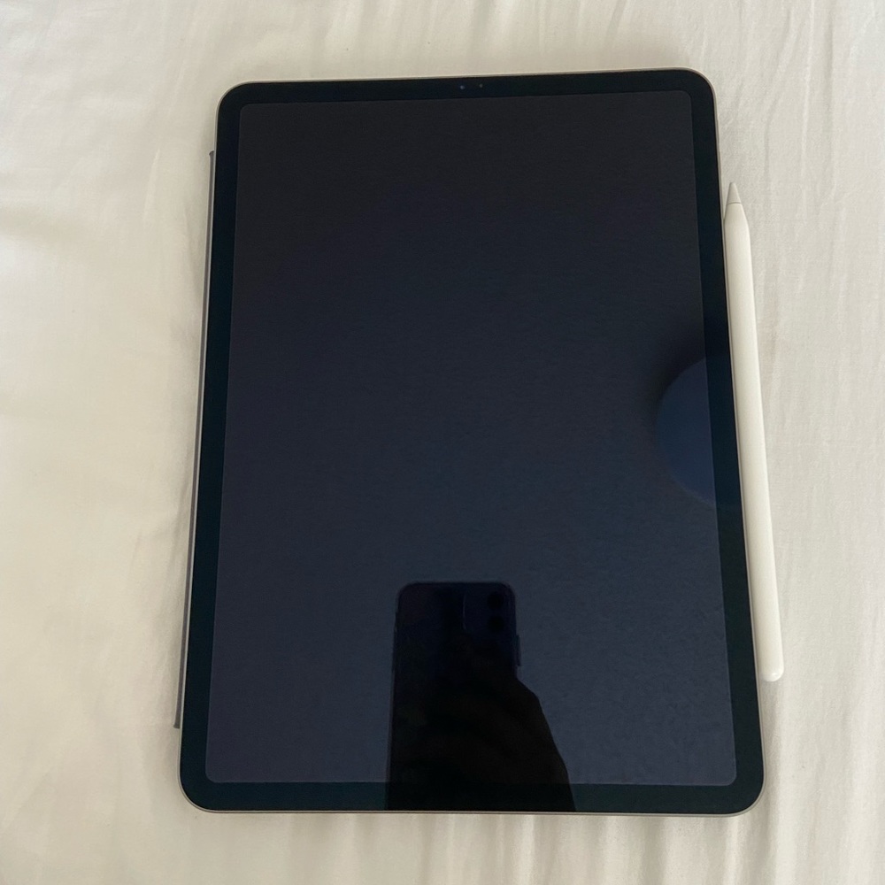 iPad Pro 11 inch with keyboard case and Apple Pencil